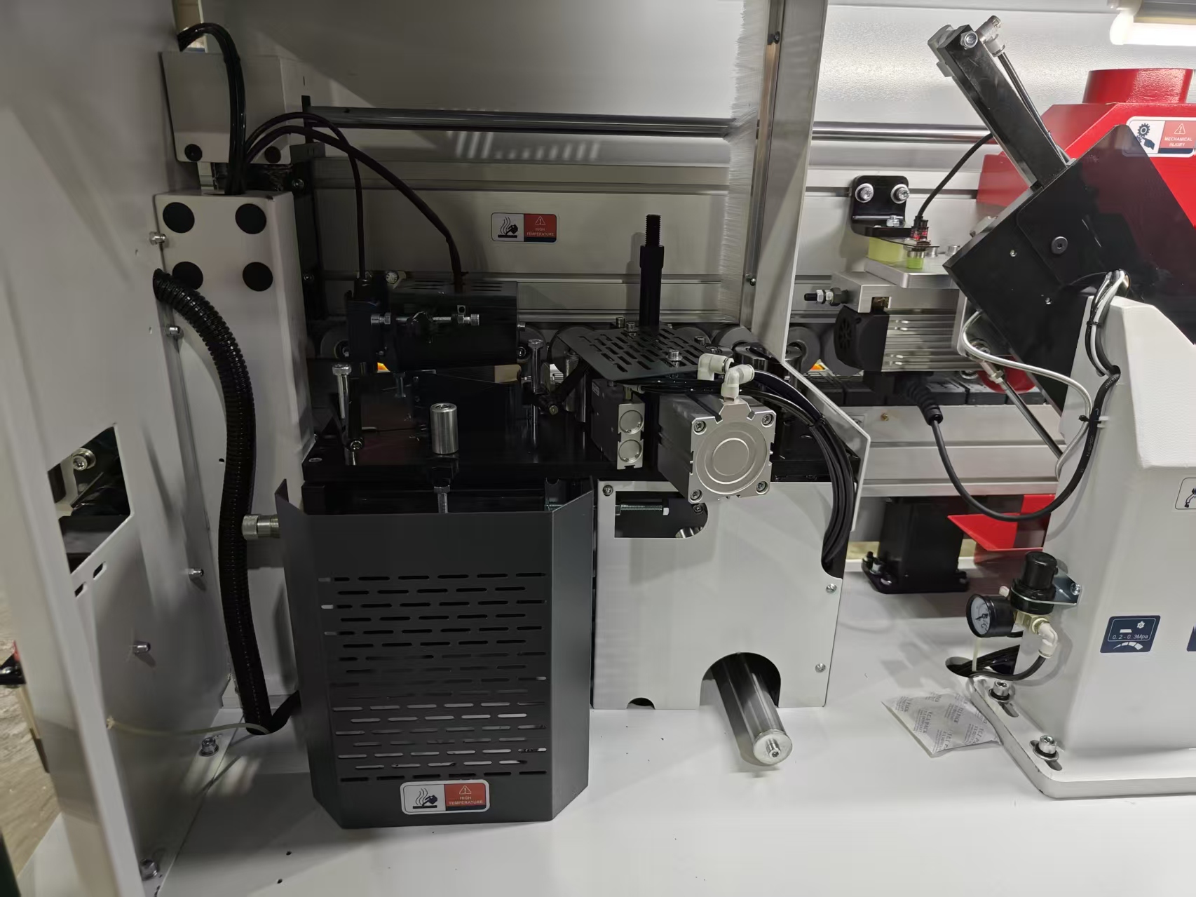 gluing unit